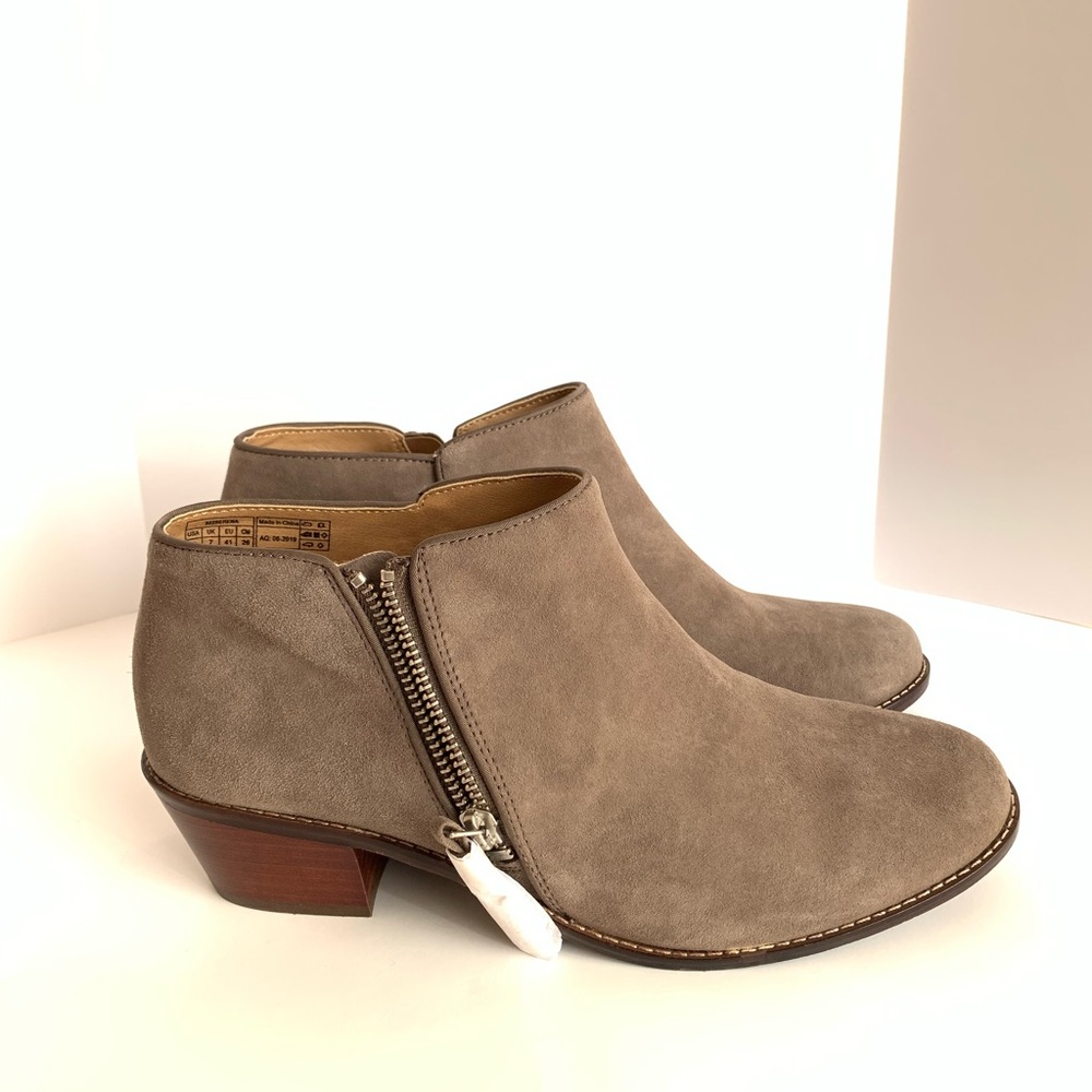 Vionic Joy Serena Orthotic Suede Greige Ankle Boots size 9